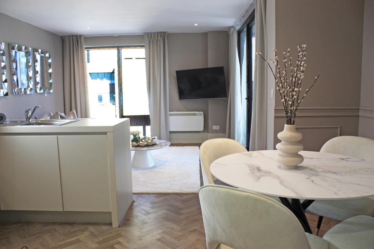 Novu Waterfront Apartment *